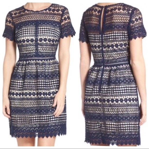 NWT Vince Camuto Navy Lace Dress - Picture 8 of 8